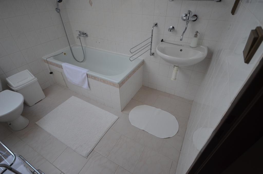 Villa Zerotin Penzion Bed & Breakfast Velké Losiny المظهر الخارجي الصورة
