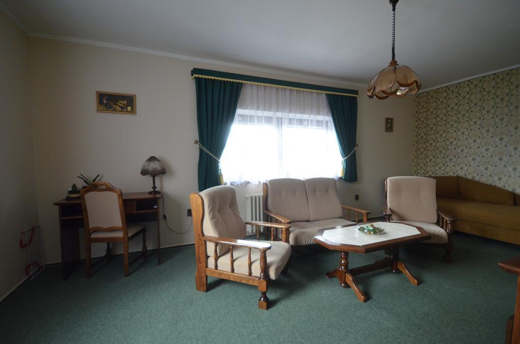 Villa Zerotin Penzion Bed & Breakfast Velké Losiny المظهر الخارجي الصورة